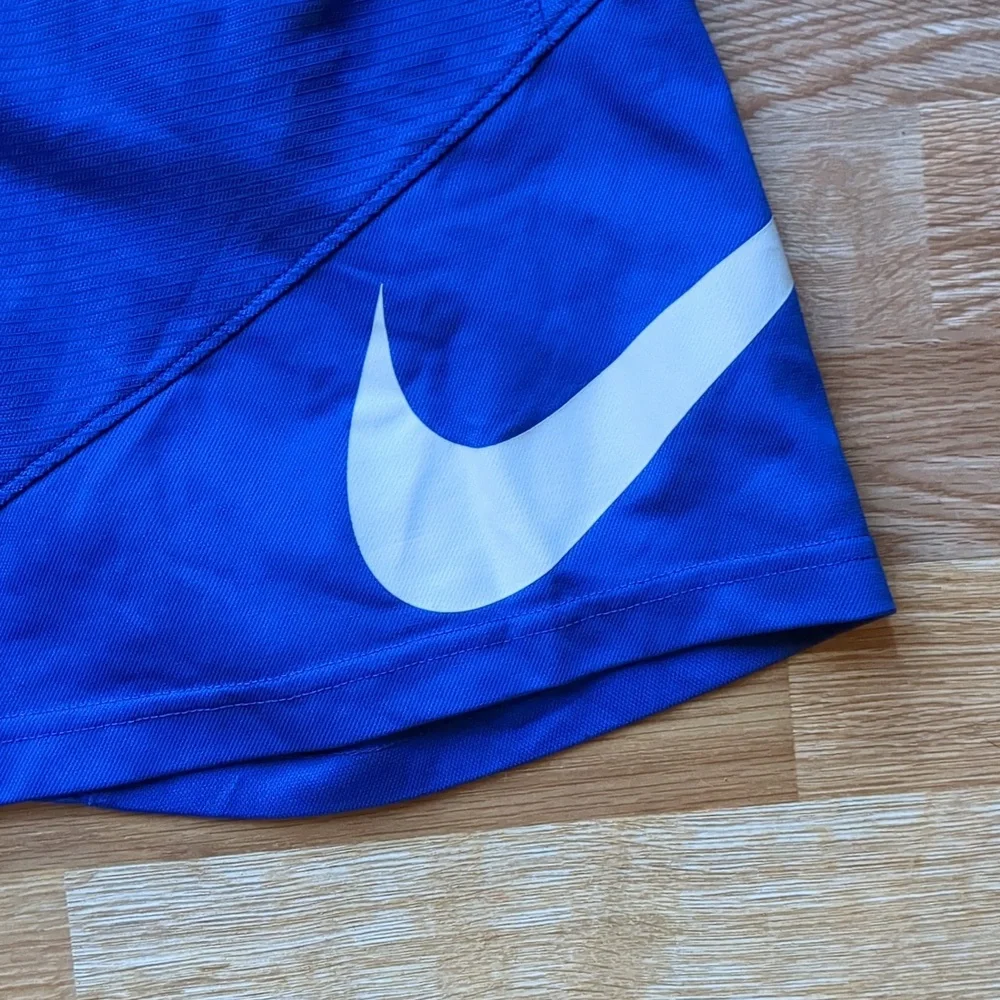 Boys Nike Royal Blue Basketball Shorts, Size Medium